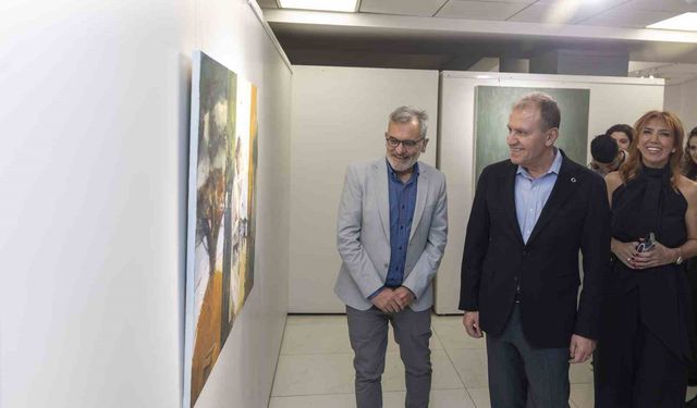 Mersin'de Cumhuriyet'in 102. yılına özel resim sergisi