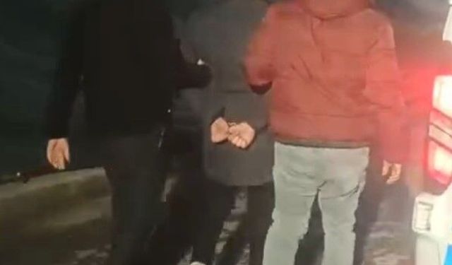 Mersin'de trafikte tartışma tutuklama ile bitti: Sopalı alkollü sürücünün ehliyeti alındı, 14 bin TL de ceza kesildi