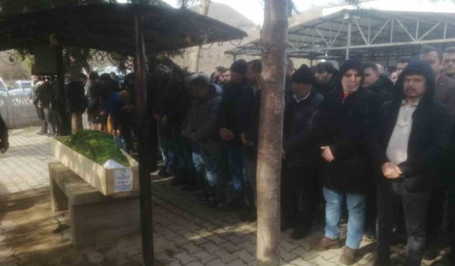Ordu'da oto bakım servisinde ölü bulunan 2 genç son yolculuklarına uğurlandı