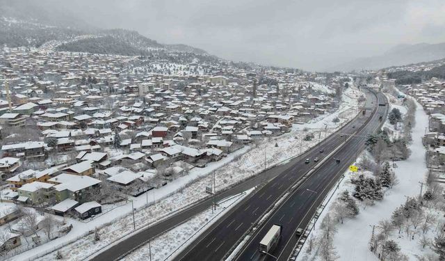 Pozantı beyaza büründü