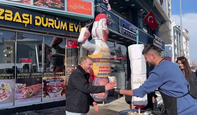 Sivaslı döner ustasından sıra dışı döner