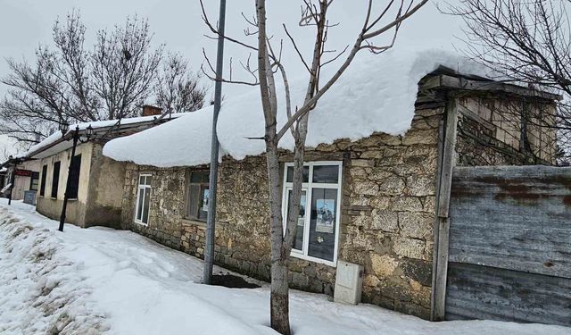 Tarihi Harputta dondurucu soğuklar etkisini sürdürüyor