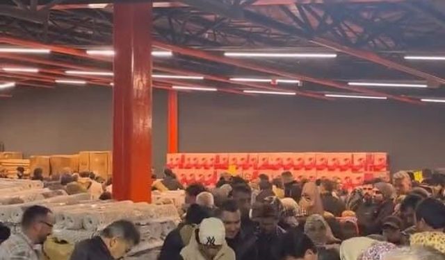 100 TL'lik indirim izdihamı: Birbirlerini ezdiler