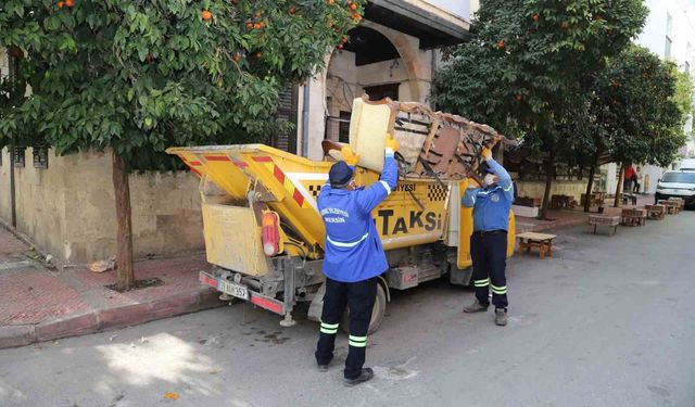 Akdeniz'de çöp taksilerle ani biriken atıklara hızlı çözüm
