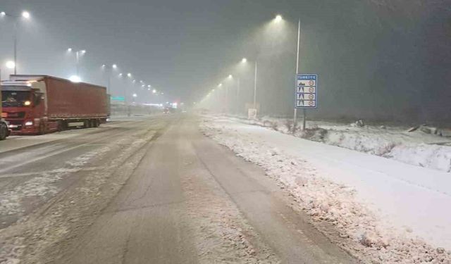 Balkanlar'dan gelen kar sınırdan girdi