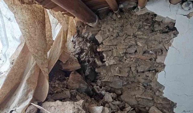 Batman'da heyelan: Kayaların düştüğü ev yıkıldı