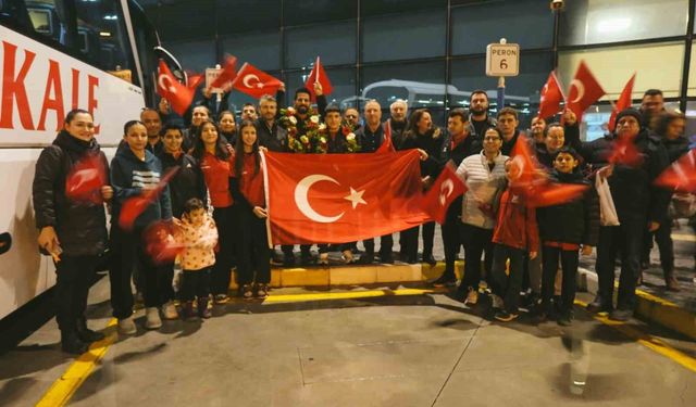 Çifte madalyalı şampiyona memleketinde coşkulu karşılama