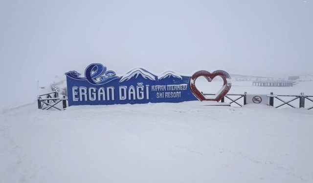 Ergan Dağı'nda kar rekoru: 2. etap teleski hattı kar altında