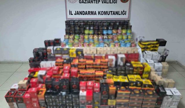 Gaziantep'te 1,5 milyon TL değerinde kaçak nargile tütünü ve kömürü ele geçirildi