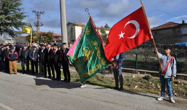 Isparta'da asırlık sancak kaldırma ve asker uğurlama geleneği