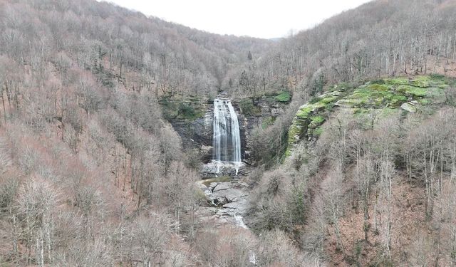 Kar suları Suuçtu Şelalesini coşturdu...