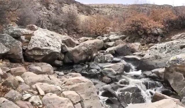 Karapınar'da eriyen kar suları derelere canlandırdı