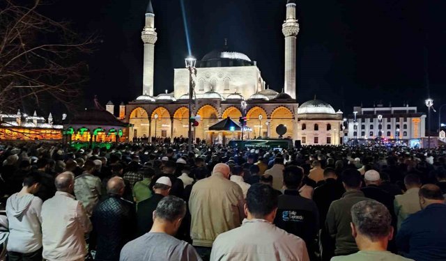 Konya şehir merkezinde 40 camide hatimle teravih namazı kılınacak