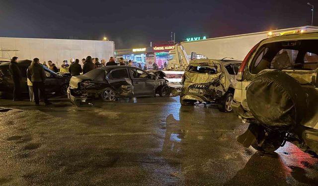 Otoyoldaki feci kazada tır sürücüsü yaşananları anlattı: 'Gelen vurdu, giden vurdu'