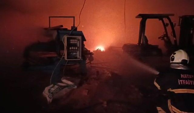 Payas'ta marangoz atölyesinde yangın