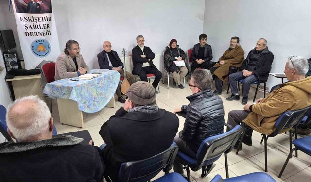 Şairler, kaybolmaya yüz tutan şiiri yaşatmanın mücadelesini veriyor