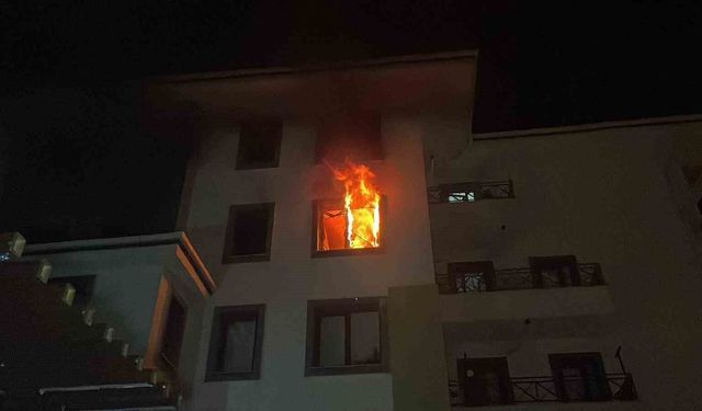 Tartıştığı annesine kızıp daireyi ateşe verdi: 10 kişi dumandan etkilendi