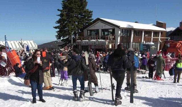 Uludağ'da güneşli hafta sonu: Zirve tatilcilerle doldu