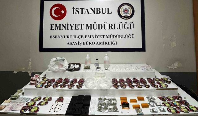 Uyuşturucuyu teybin arkasındaki düzenekte zulalamışlar