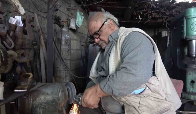 Yarım asırdır demire şekil veriyor