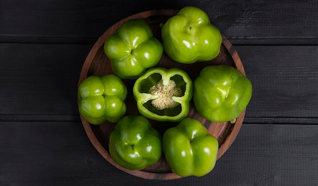 Dolmalık yeşil biber, fiyatı ile dikkat çekiyor