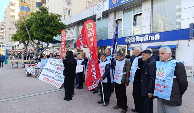 Emekliler: “Sadaka değil hakkımızı istiyoruz”