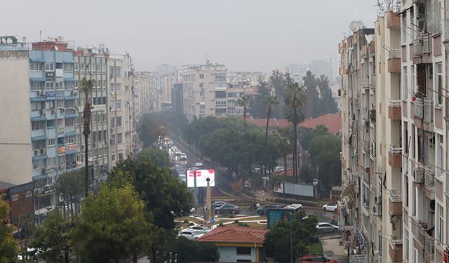 Mersin hafta sonuna yağışla başladı