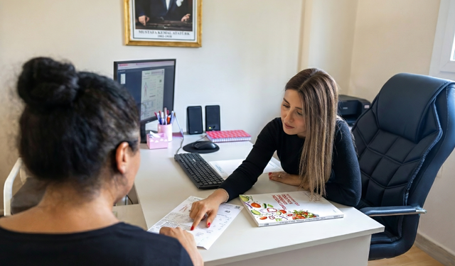 Mezitli’de ücretsiz danışmanlık merkezi yoğun ilgi görüyor
