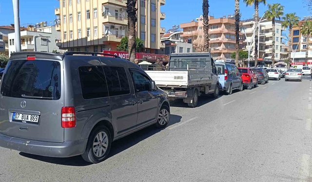 6 aracın karıştığı zincirleme kaza ucuz atlatıldı