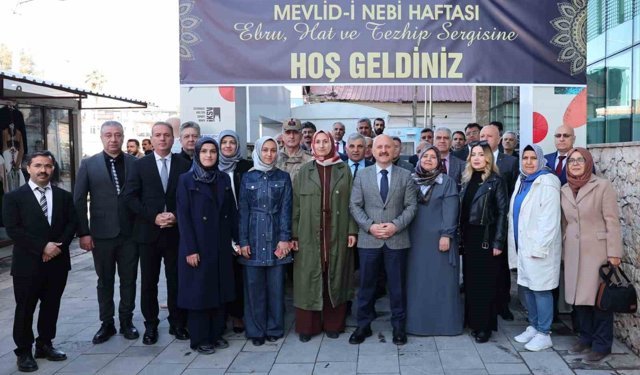 Adıyaman'da hat, tezhip ve ebru sanatı sergisi