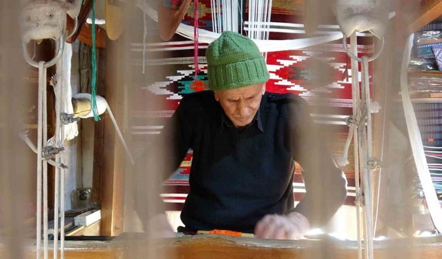 Antep kilimini yaşatmak için 80 yıldır tezgah başında