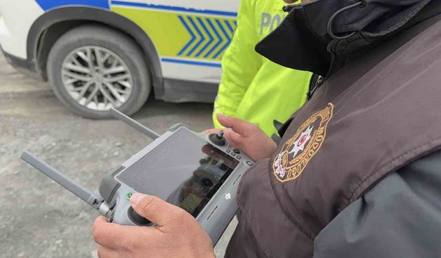 Arnavutköy'de drone destekli trafik denetimi: Hatalı sollama yapma ve ehliyetsiz araç kullanımına toplamda 96 bin 314 TL ceza