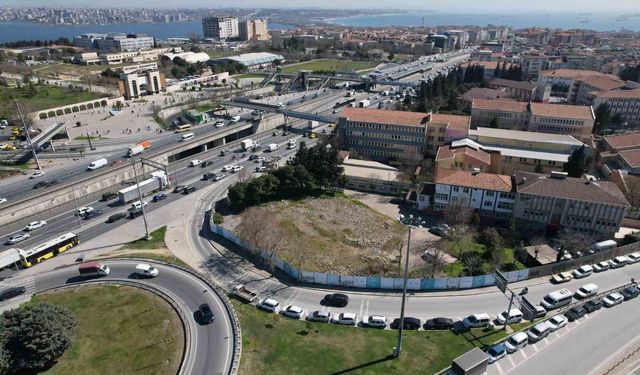 Avcılar'da 7 yıldır yaptırılmayan cami akıbetini bekliyor