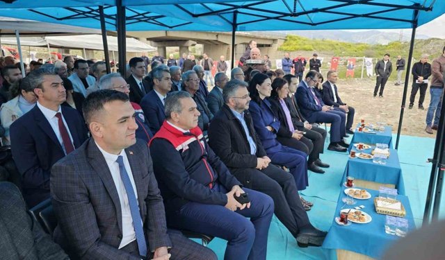 Aydın'ın ilek bahçeleri törenle hizmete açıldı