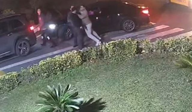 Beylikdüzü'nde yol verme tartışmasında silah çekti; o anlar kamerada