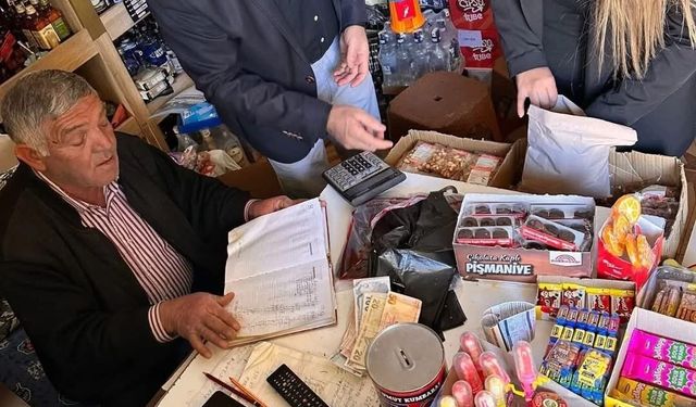 Bozyazı'da öğrenciler defteri geleneğini sürdürdü