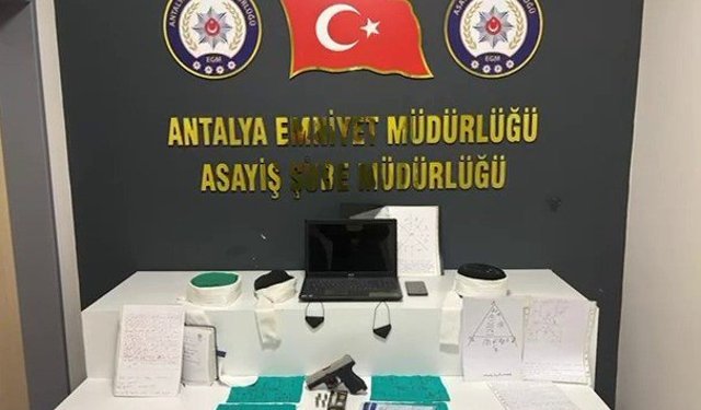 Dini duyguları istismar ederek 2 milyon liralık vurgun yapan 2 şahıs tutuklandı