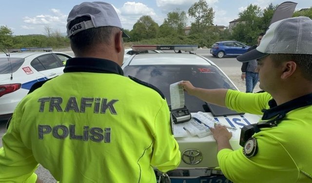 Düzce'de hızlı sürücüler radara yakalandı