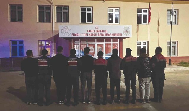 Elmalı Cezaevi'ne uyuşturucu sokma girişimine operasyon: 14 kişi tutuklandı