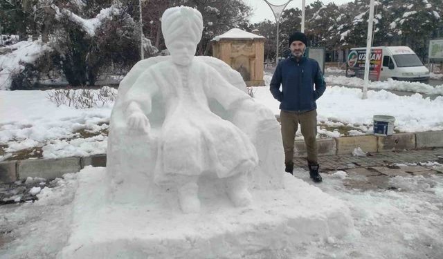 Erzincan'da kardan adam değil, kardan padişah