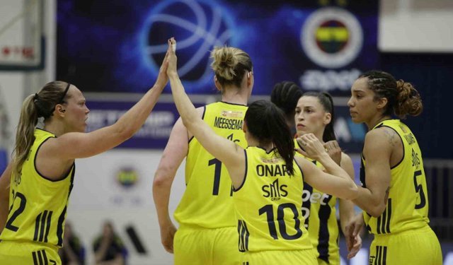 Fenerbahçe, Kadınlar Basketbol Süper Ligi yarı final serisinde 1-0 öne geçti