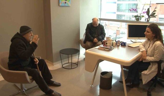 İnme geçiren 91 yaşındaki hastaya başarılı müdahale, uzmanlardan uyarı: 'Dakikanın önemi var'