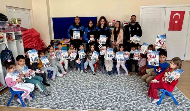 Kars'ta minik öğrencilere polislerden güvenlik eğitimi