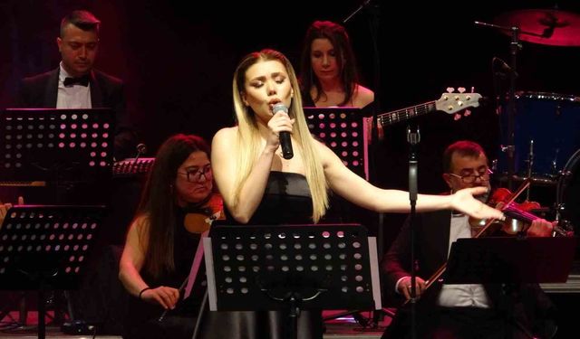 Mersin'de Özgecan Aslan anısına anlamlı konser