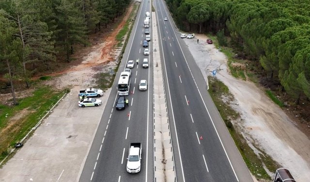 Muğla'da bayram tatilinde 160 binden fazla araç giriş ve çıkışı oldu