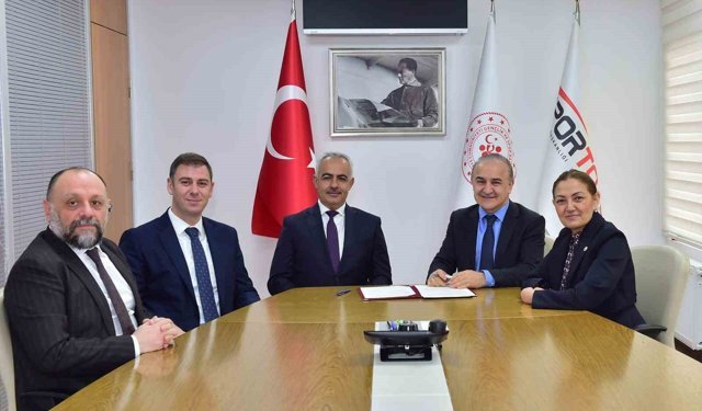 Oltu'ya dev yatırım: Modern spor salonu için imzalar atıldı