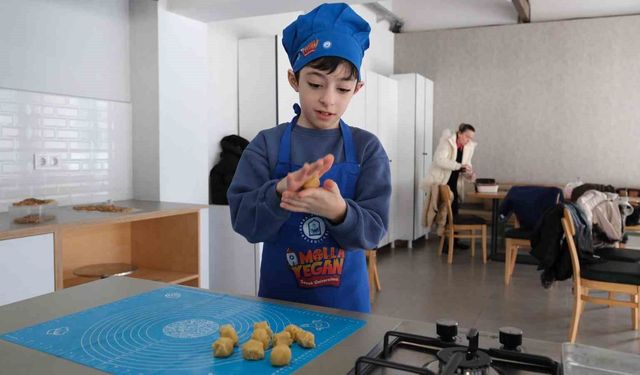 Ramazan tatlıları minik şeflerden