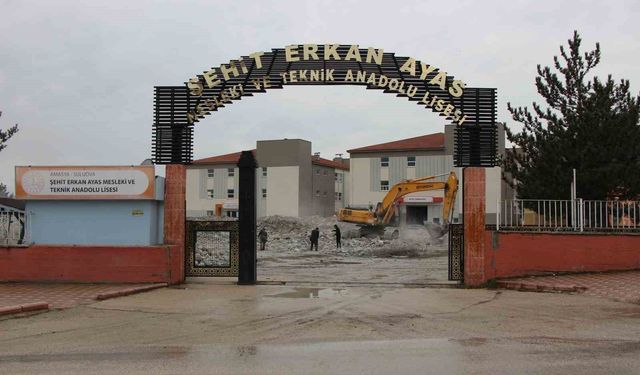 Suluova'da 40 yıllık okulun yerine mesleki eğitim üssü yapılıyor