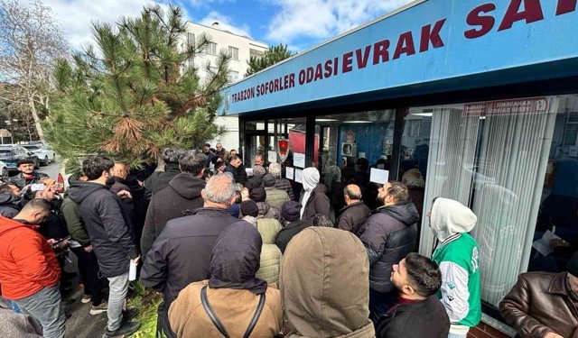 Süre uzatıldı ama yoğunluk bitmedi: Trabzon'da 10 bin adet APP plaka değiştirildi