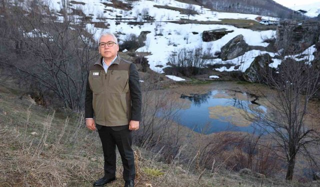 Tabiat Parkı ilan edilen Dipsiz Göl Şelalesi ziyaretçilerini bekliyor